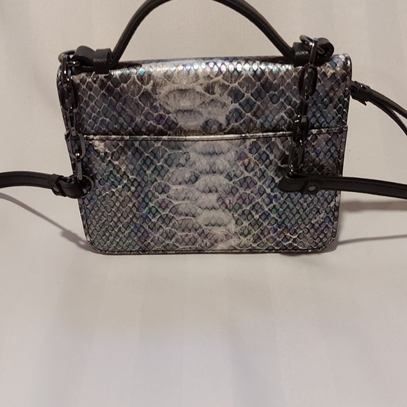 VERA WANG PHONE PURSE NWOT! - Picture 3 of 7